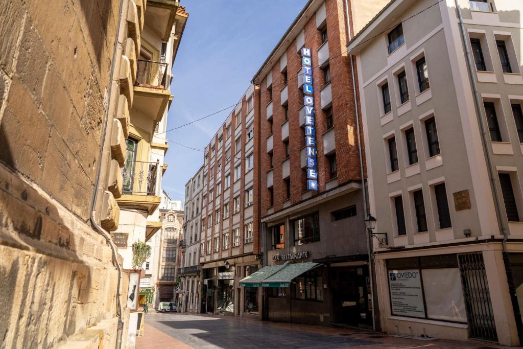 Sidrería Restaurante Hotel El Ovetense, hotel accommodation in Oviedo on the Camino Primitivo
