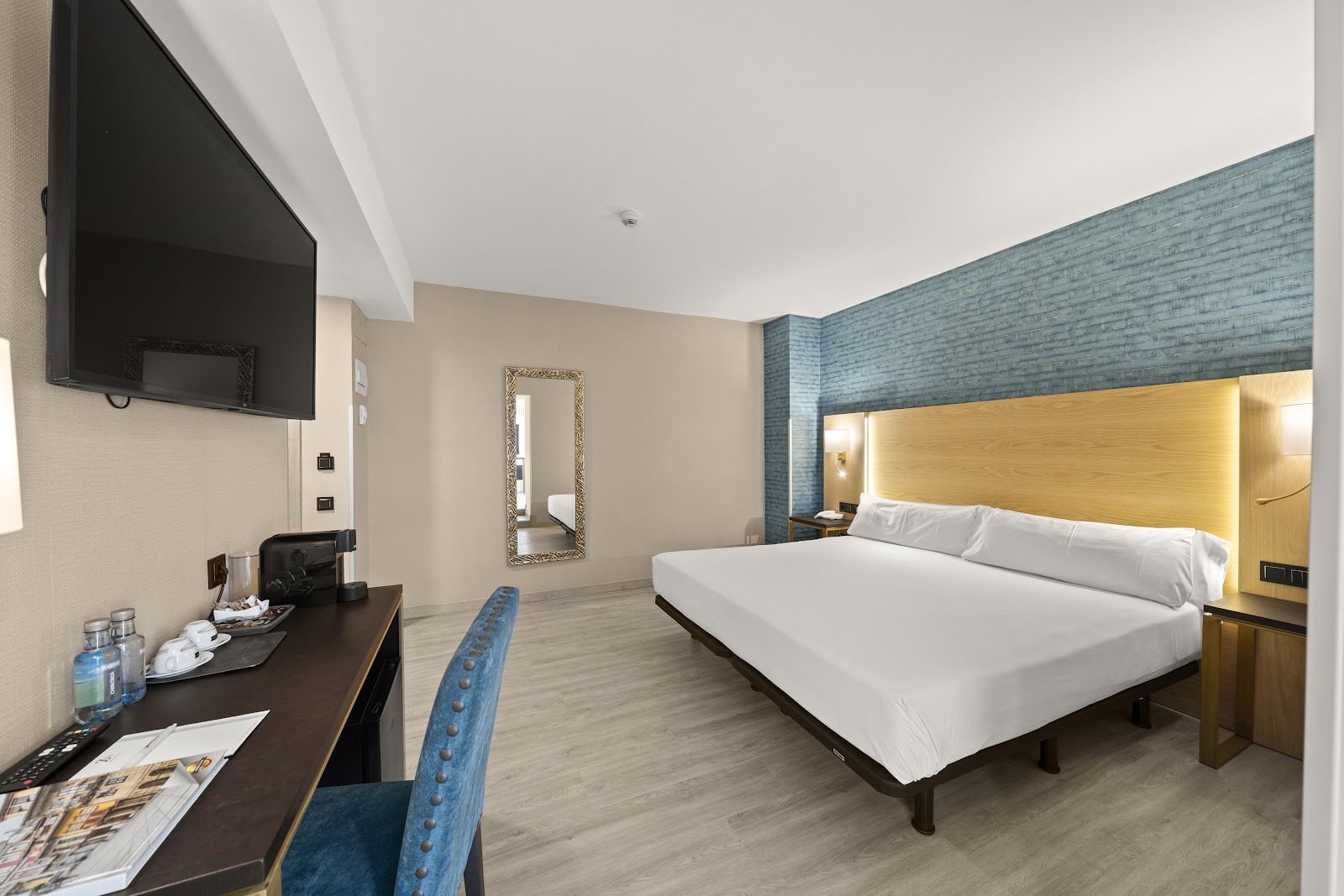 Hotel Zentral Ramiro I Oviedo, hotel accommodation in Oviedo on the Camino Primitivo