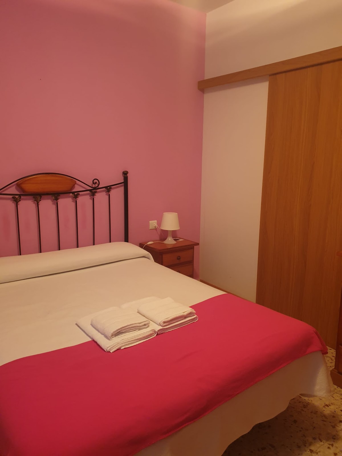 Venecia Hostel - Bed & Breakfast photo 16, accommodation listing in Villafranca del Bierzo on the Camino Frances