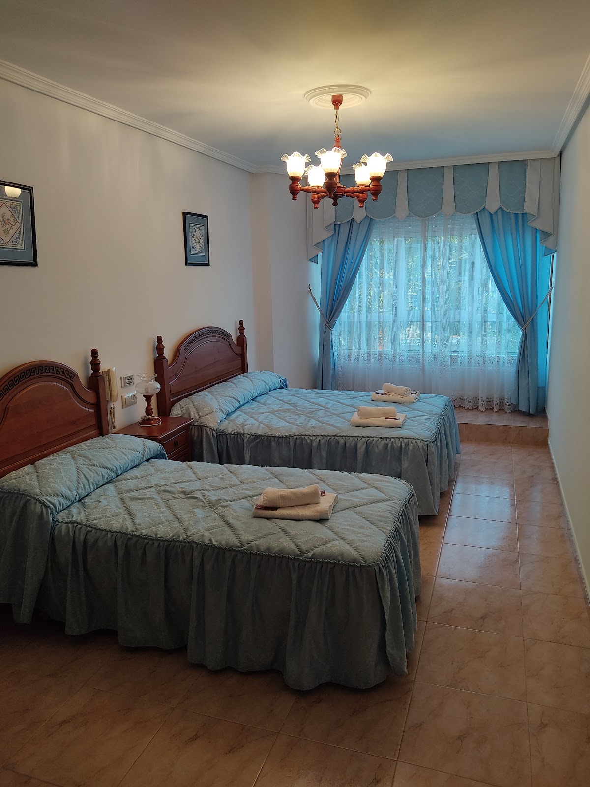 Los dos alemanes photo 3, hotel accommodation in Coto on the Camino Frances