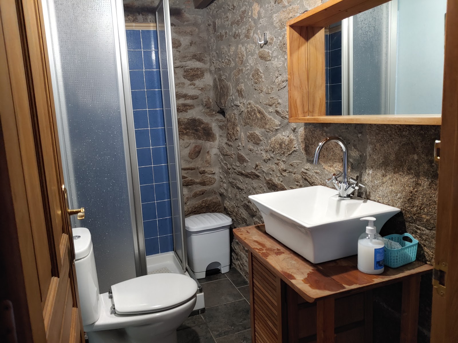 Albergue O Abrigadoiro en San Xulián do Camiño photo 2, albergue accommodation in San Xulian de Camino on the Camino Frances
