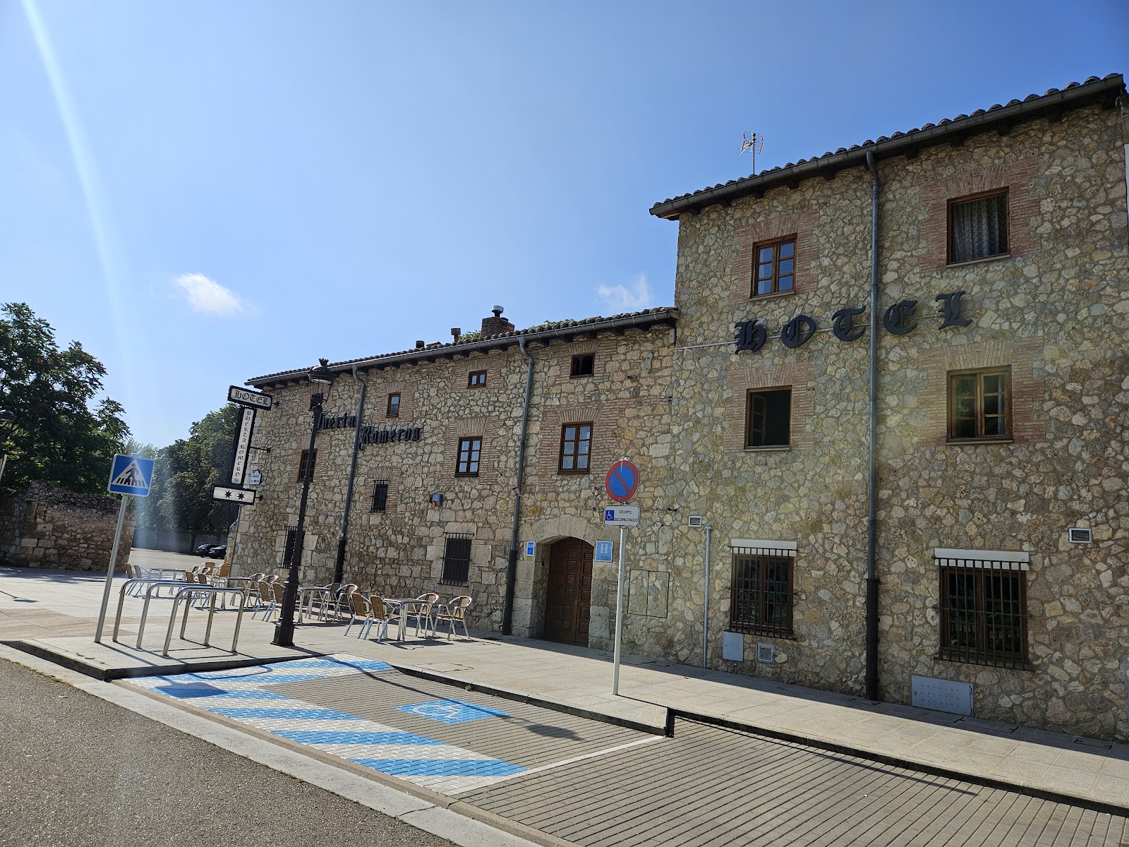 Puerta Romeros photo 4, hotel accommodation in Burgos on the Camino Frances