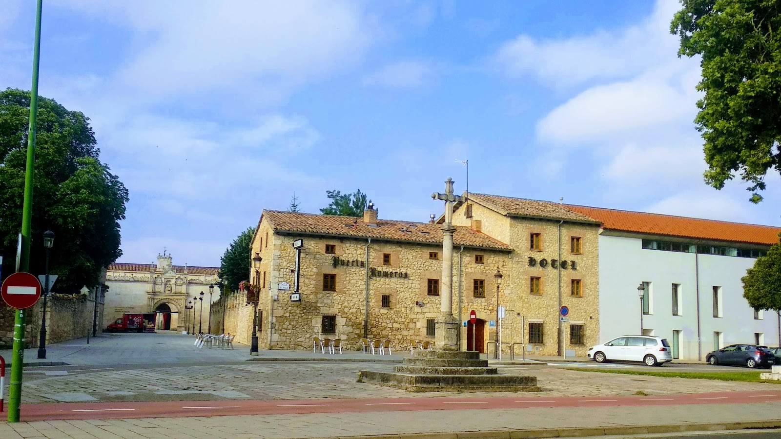 Puerta Romeros photo 5, hotel accommodation in Burgos on the Camino Frances