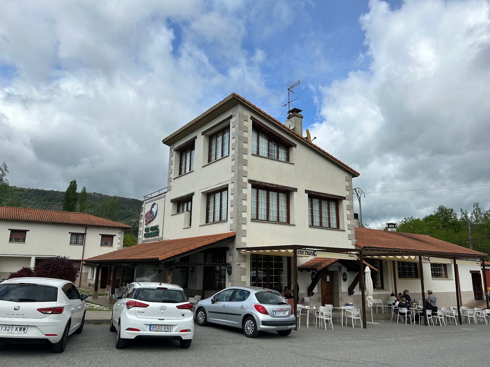 Restaurante -Gau Txori- Jatetxea photo 5, pension accommodation in Zubiri on the Camino Frances