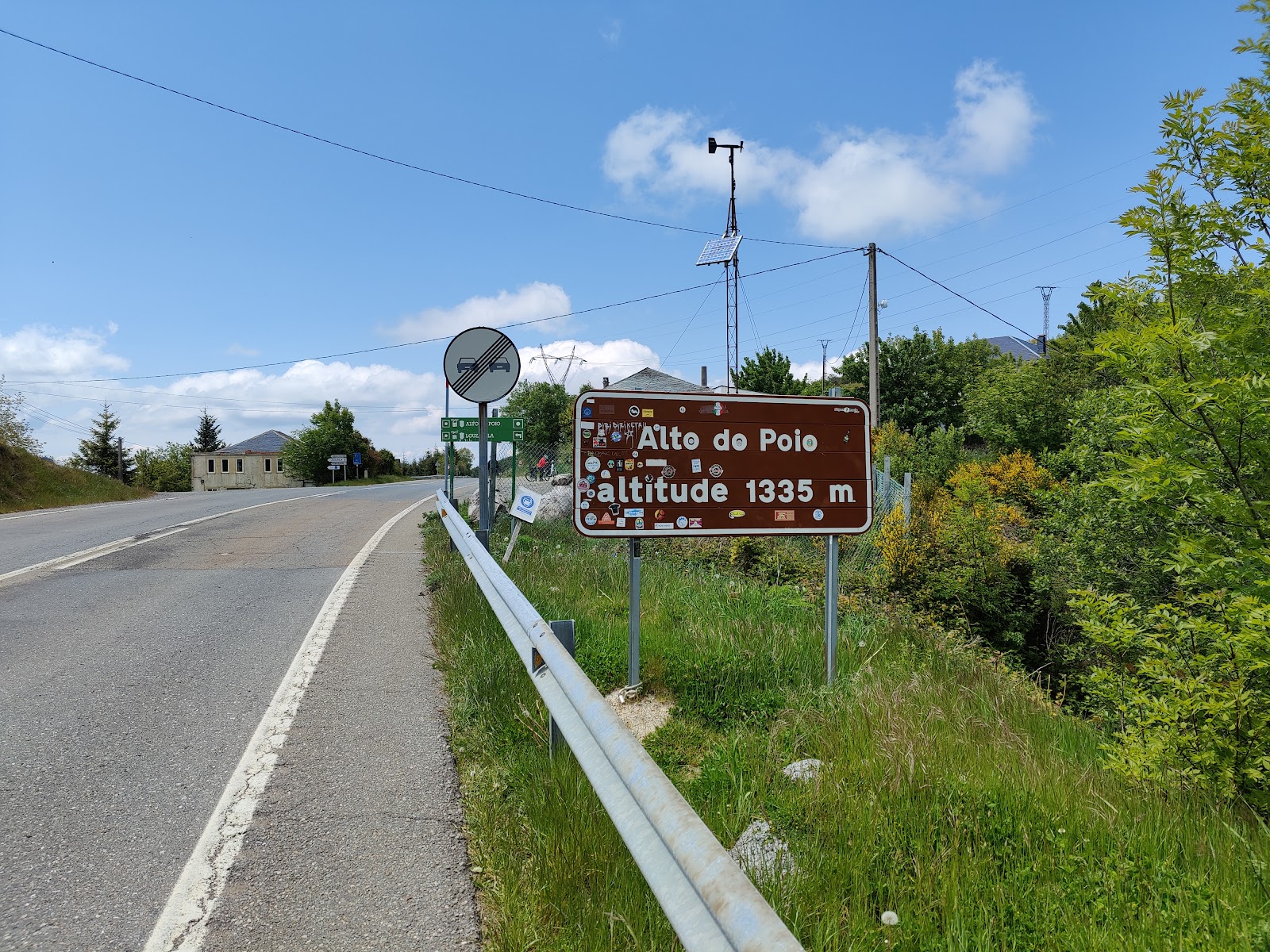 Albergue del Puerto photo 9, albergue accommodation in Alto do Poio on the Camino Frances