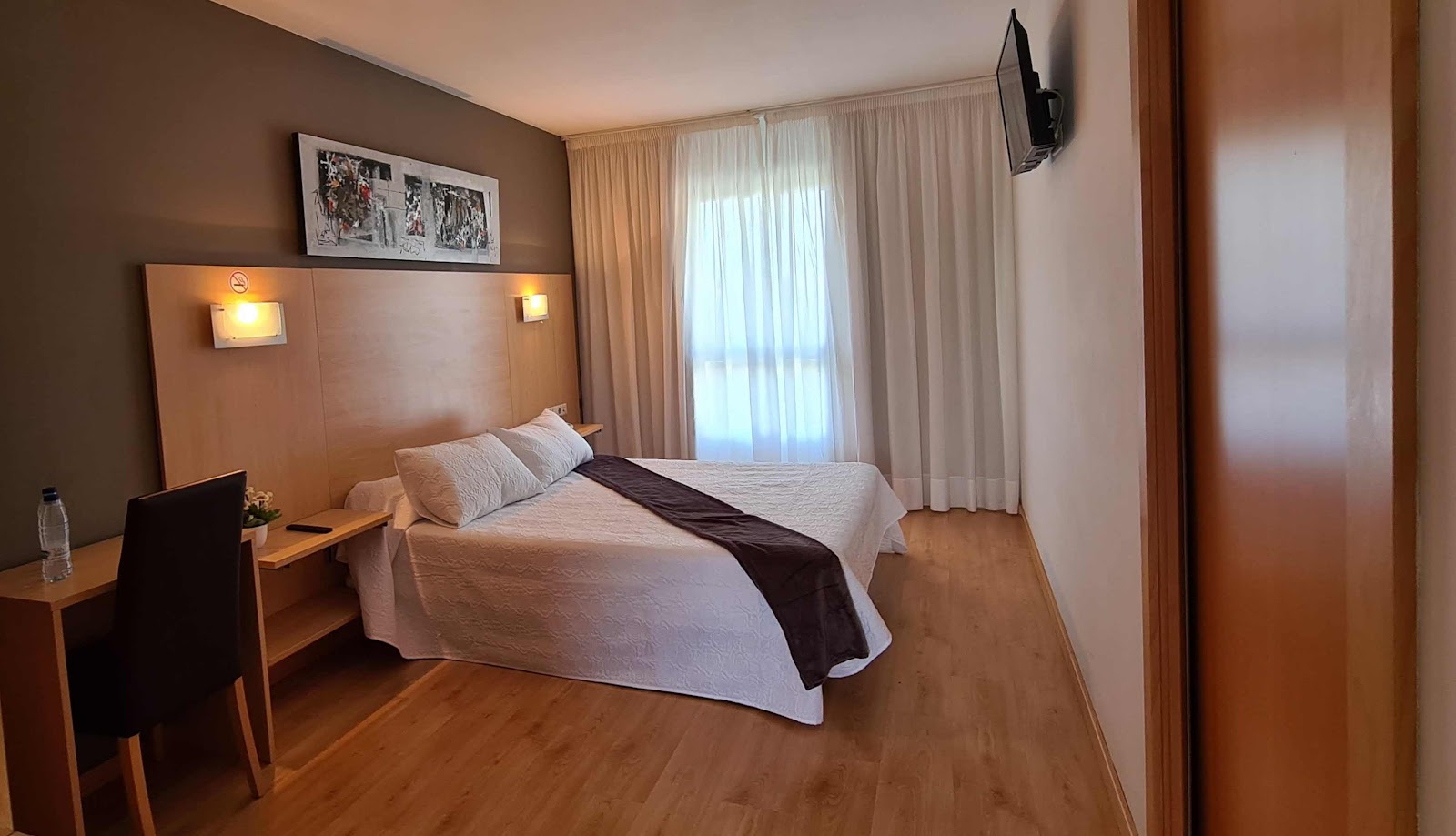 Villa De Los Arcos photo 10, hotel accommodation in Los Arcos on the Camino Frances