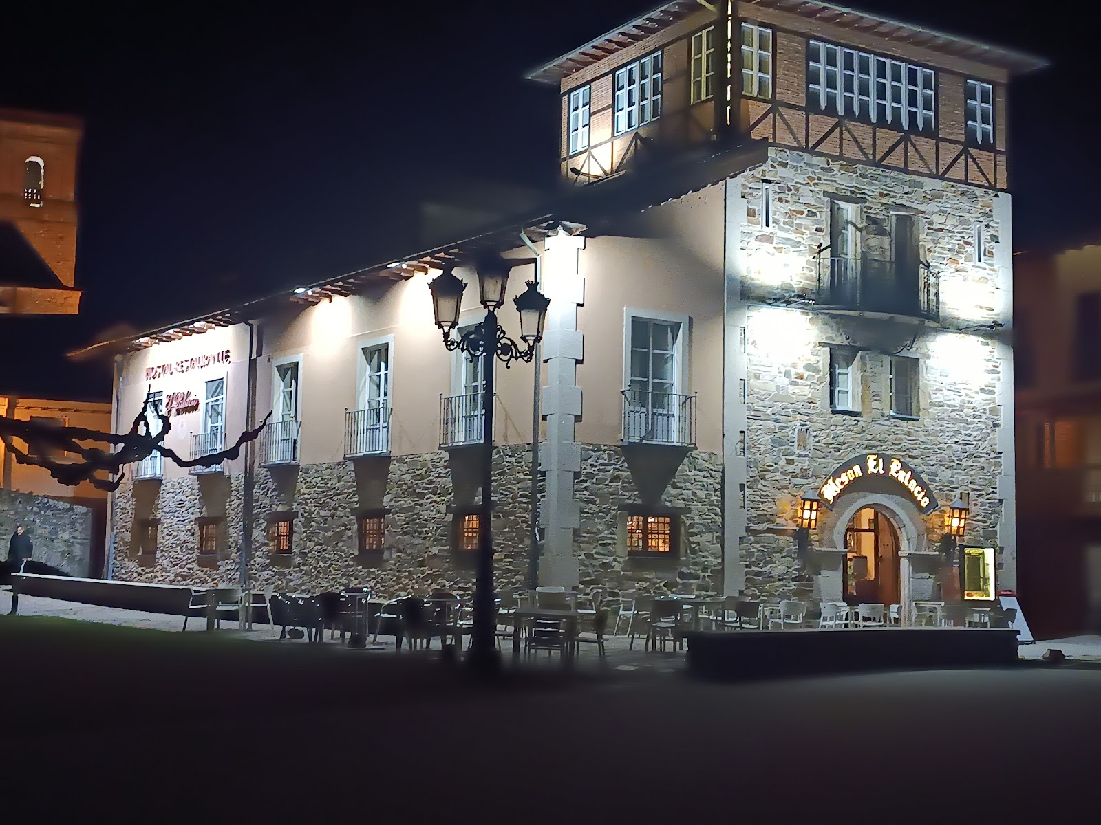 Hostal el Palacio photo 19, hostel accommodation in Molinaseca on the Camino Frances