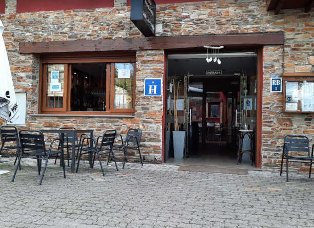Hostal-restaurante Saint James Way Cacabelos, pension accommodation in Cacabelos on the Camino Frances
