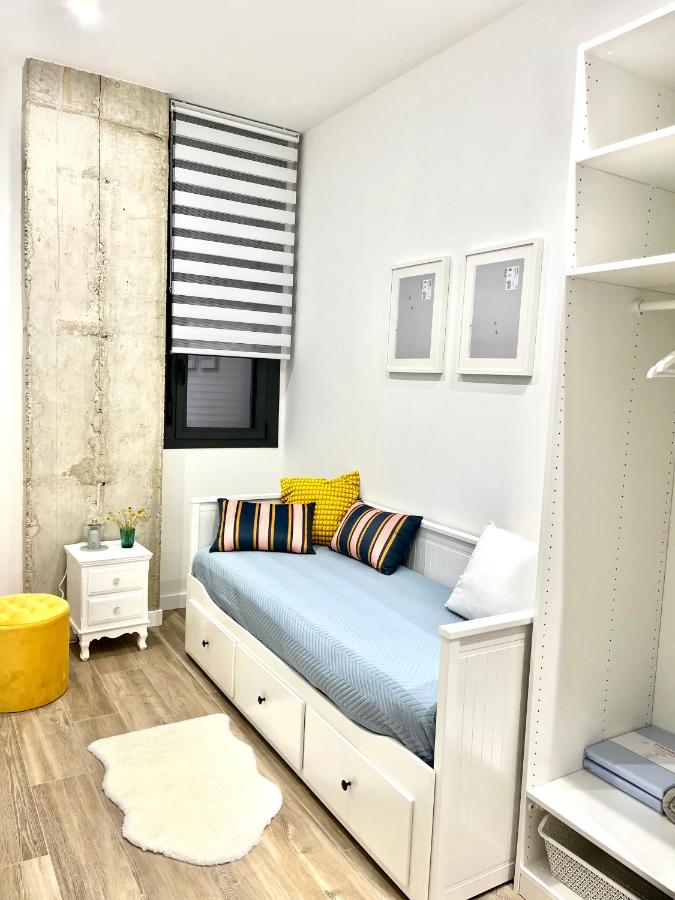 Apartamento Loft Rio Arga 2., apartment accommodation in Pamplona on the Camino Frances