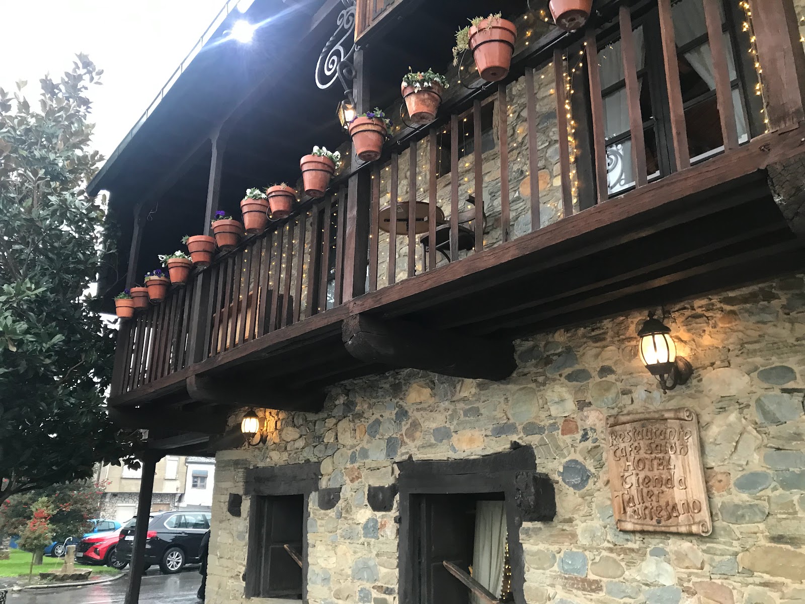 Moncloa de San Lazaro photo 16, hotel accommodation in Cacabelos on the Camino Frances