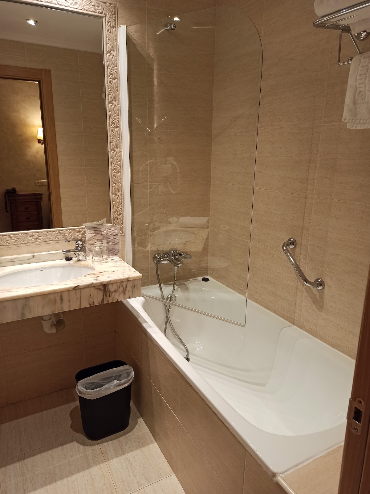 Hotel Abadía Camino Santiago photo 3, hotel accommodation in Burgos on the Camino Frances