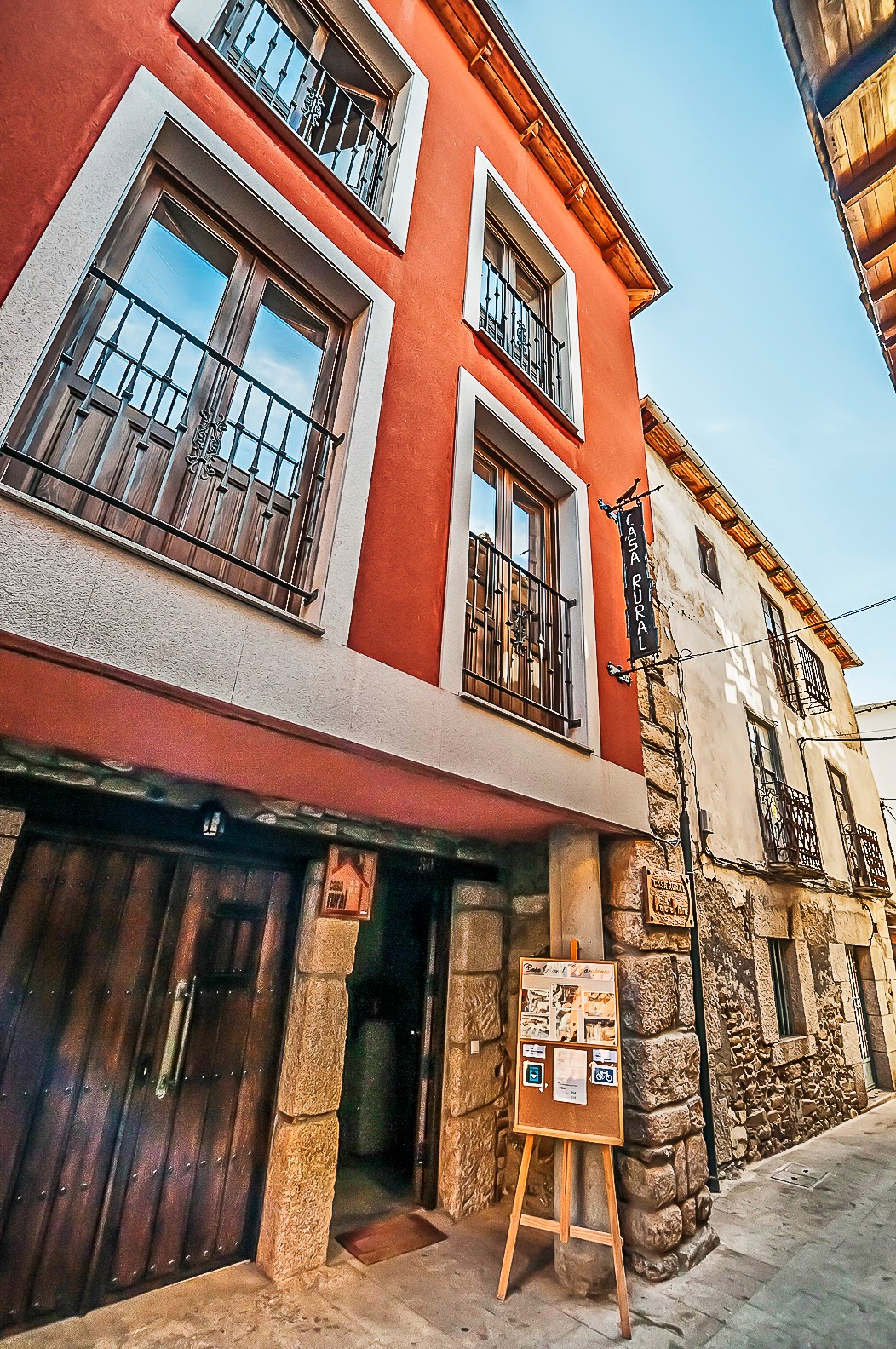 Hotel Rural Pajarapinta photo 16, hotel accommodation in Molinaseca on the Camino Frances