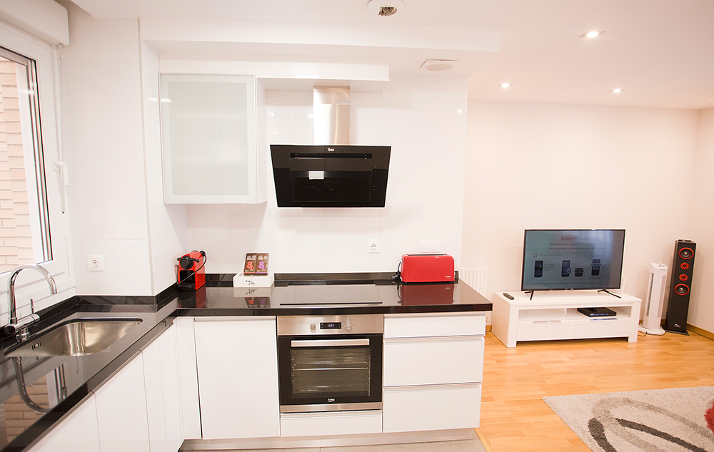 APARTAMENTOS AMAIUR 1, apartment accommodation in Estella on the Camino Frances