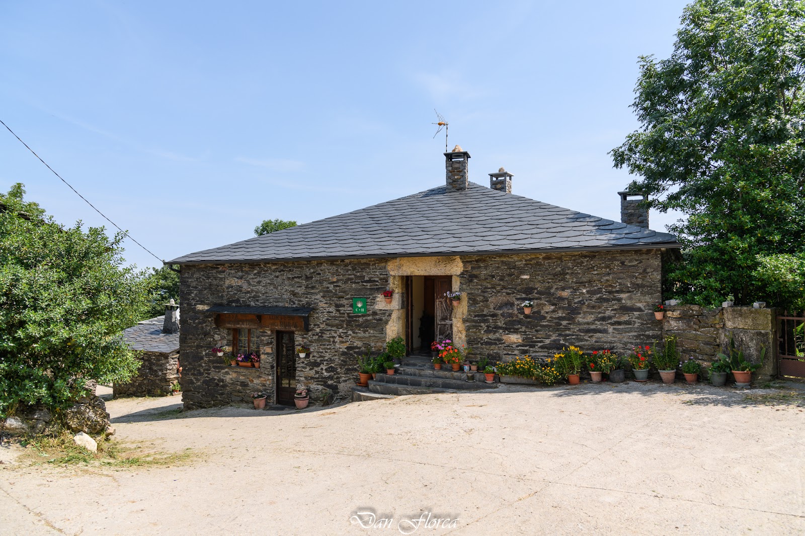 Casa Xato Turismo Rural, pension accommodation in Biduedo on the Camino Frances
