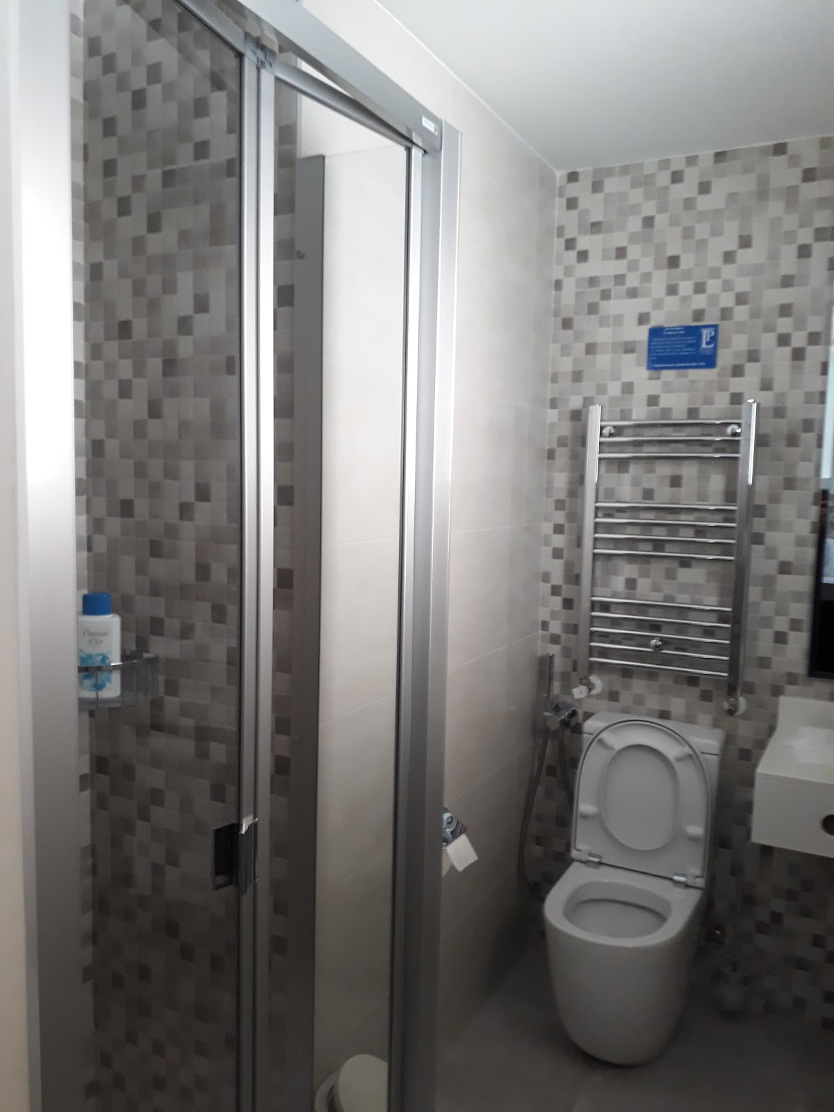 Pensión Laurel - Auto Check-in photo 17, guesthouse accommodation in Logroño on the Camino Frances
