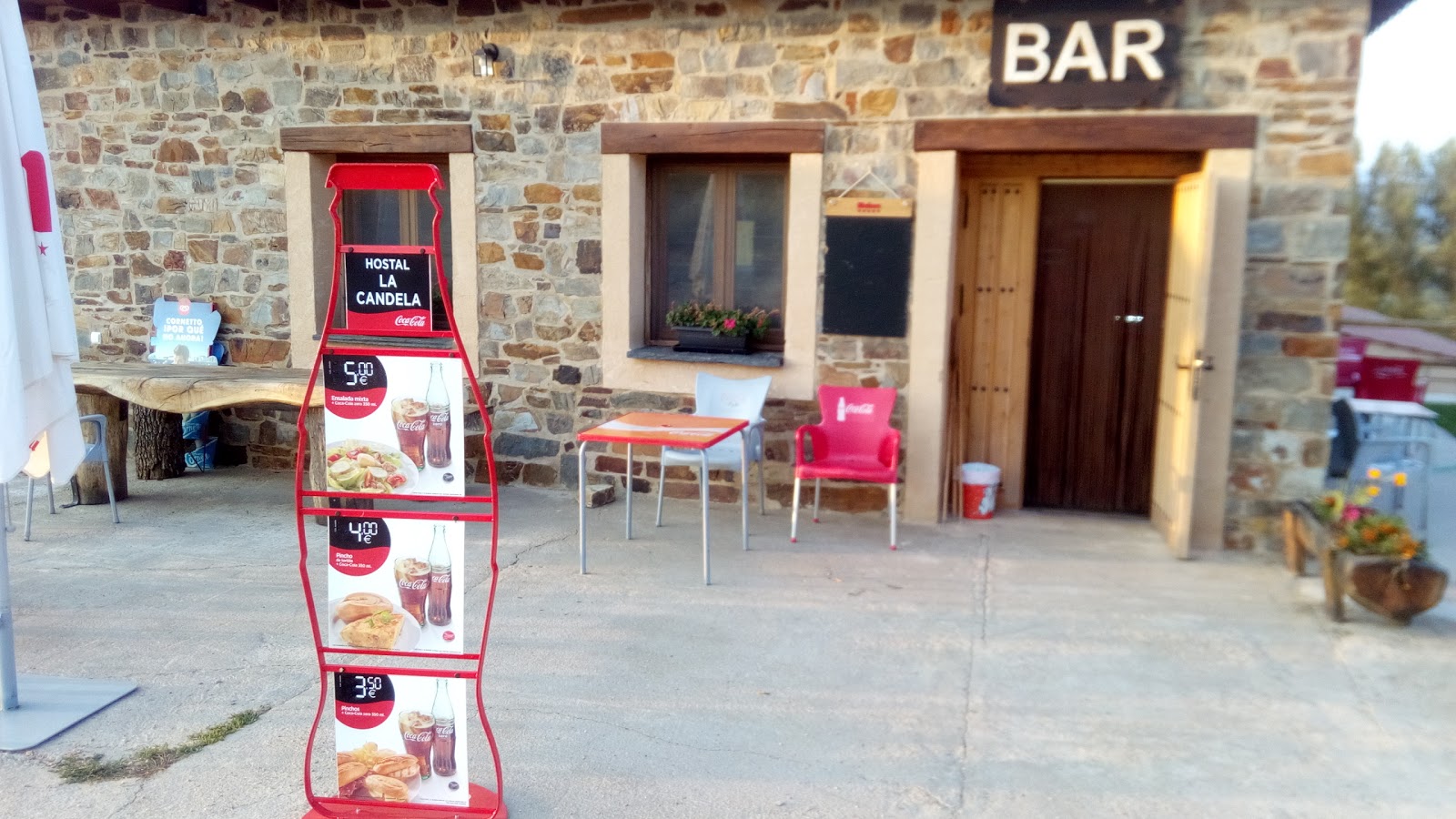 La Candela (Restaurante - Bar - Habitaciones), albergue accommodation in Rabanal del Camino on the Camino Frances