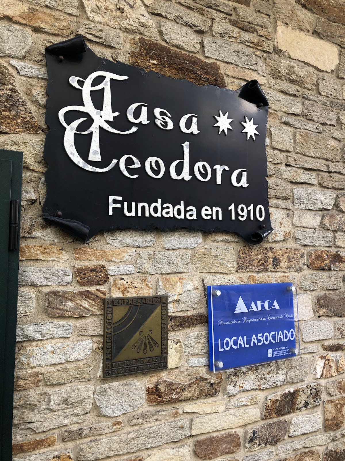 Teodora Restaurant photo 15, albergue accommodation in Arzúa on the Camino Frances