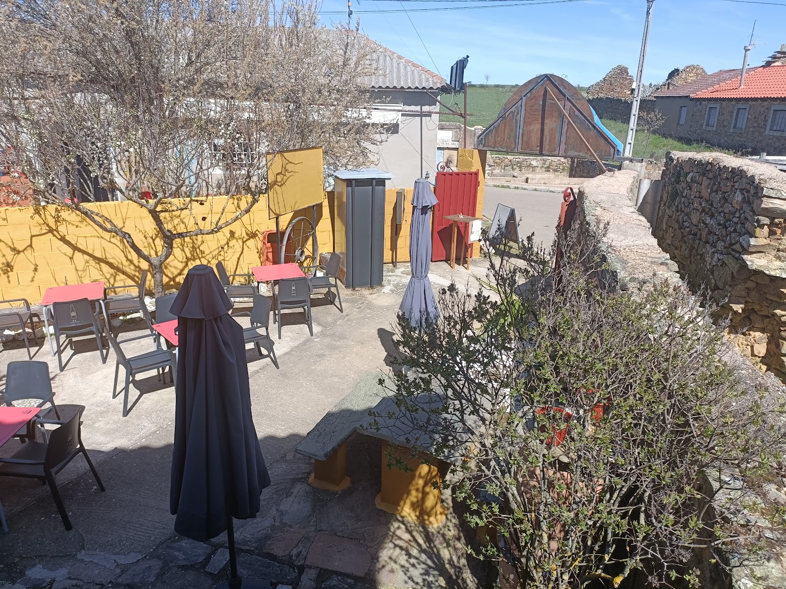 Albergue Sigo mi Camino, albergue accommodation in El Ganso on the Camino Frances