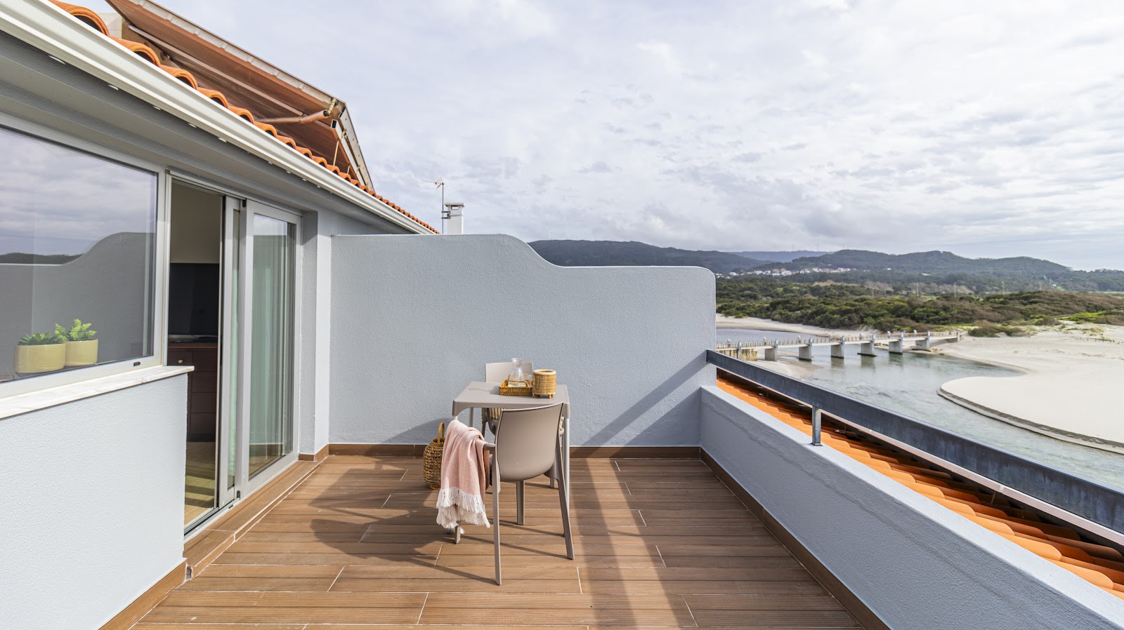Albergaria Quim Barreiros, hotel accommodation in Vila Praia de Ancora on the Camino Portuguese