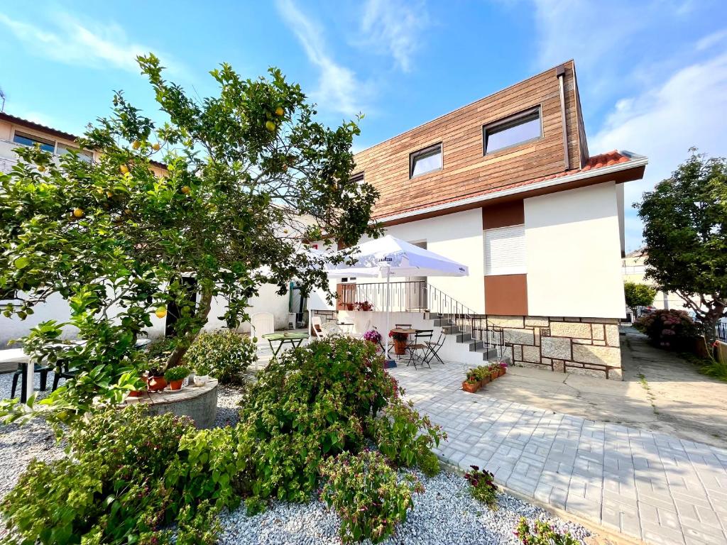 Hostel do Alto - Fão, albergue accommodation in Fao on the Camino Portuguese