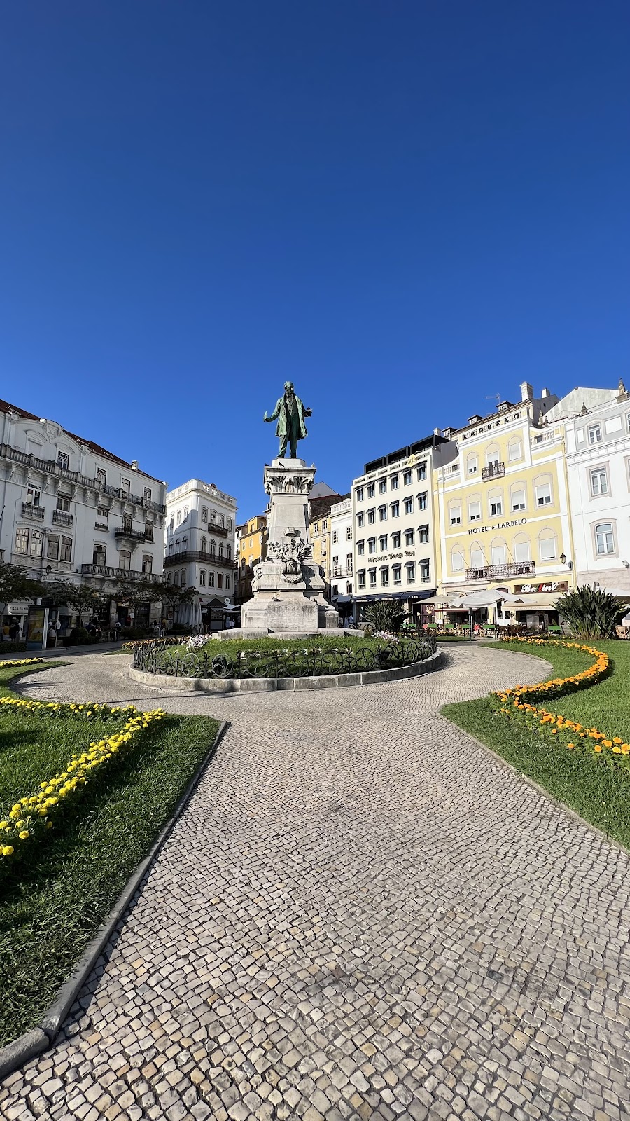 Residencial Larbelo, hotel accommodation in Coimbra on the Camino Portuguese