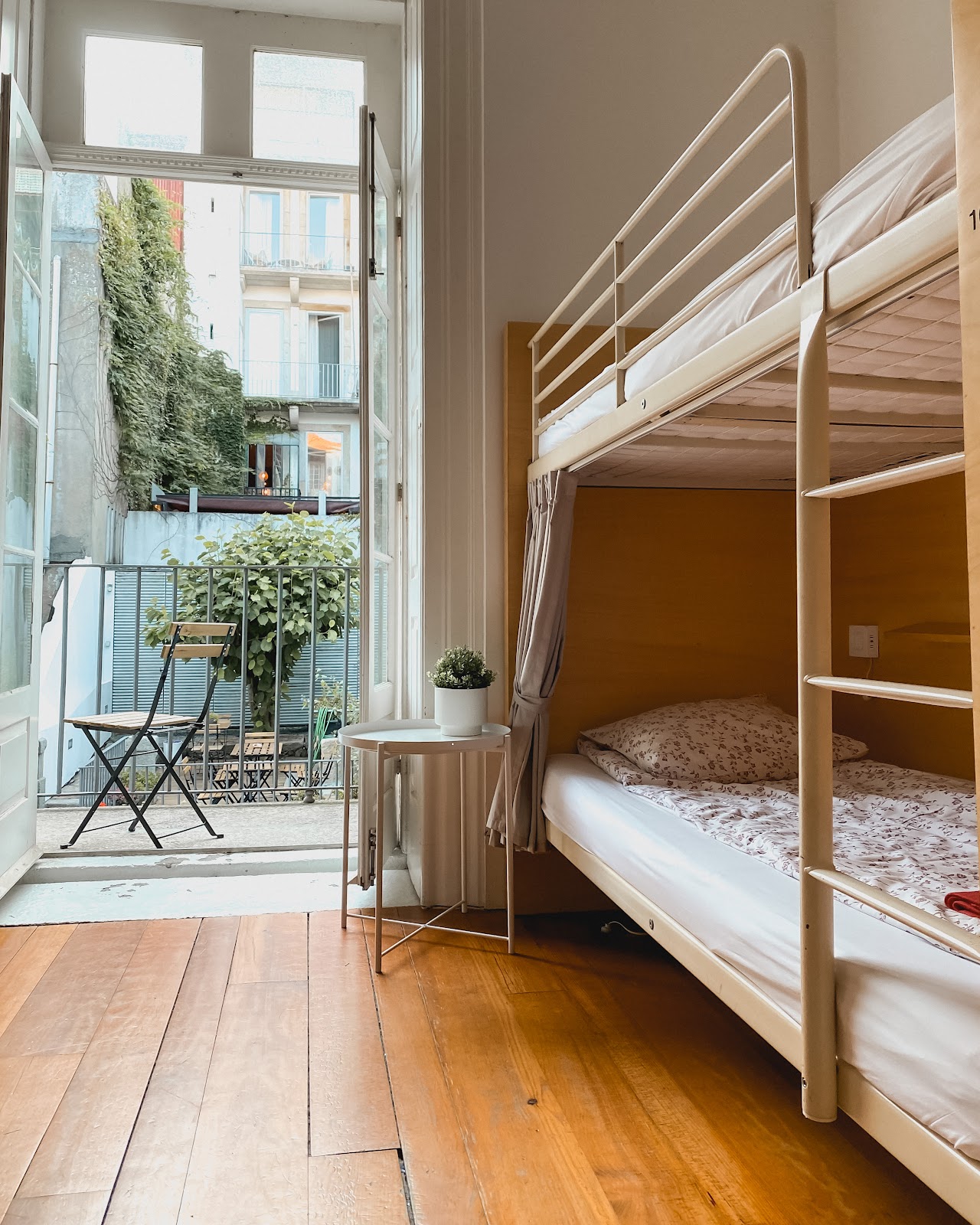 Porto Lounge Hostel & Guesthouse photo 7, albergue accommodation in Porto on the Camino Portuguese