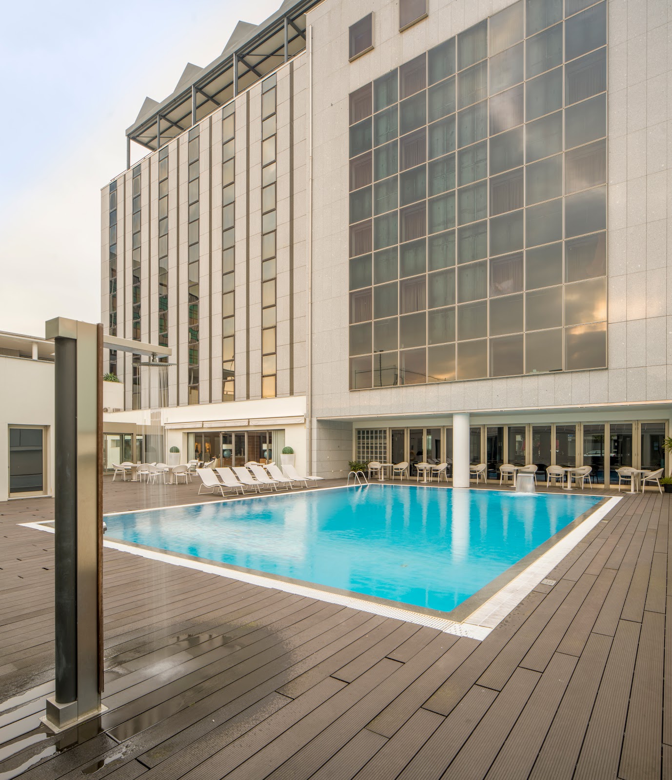 Hotel NH Coimbra Dona Inês, hotel accommodation in Coimbra on the Camino Portuguese