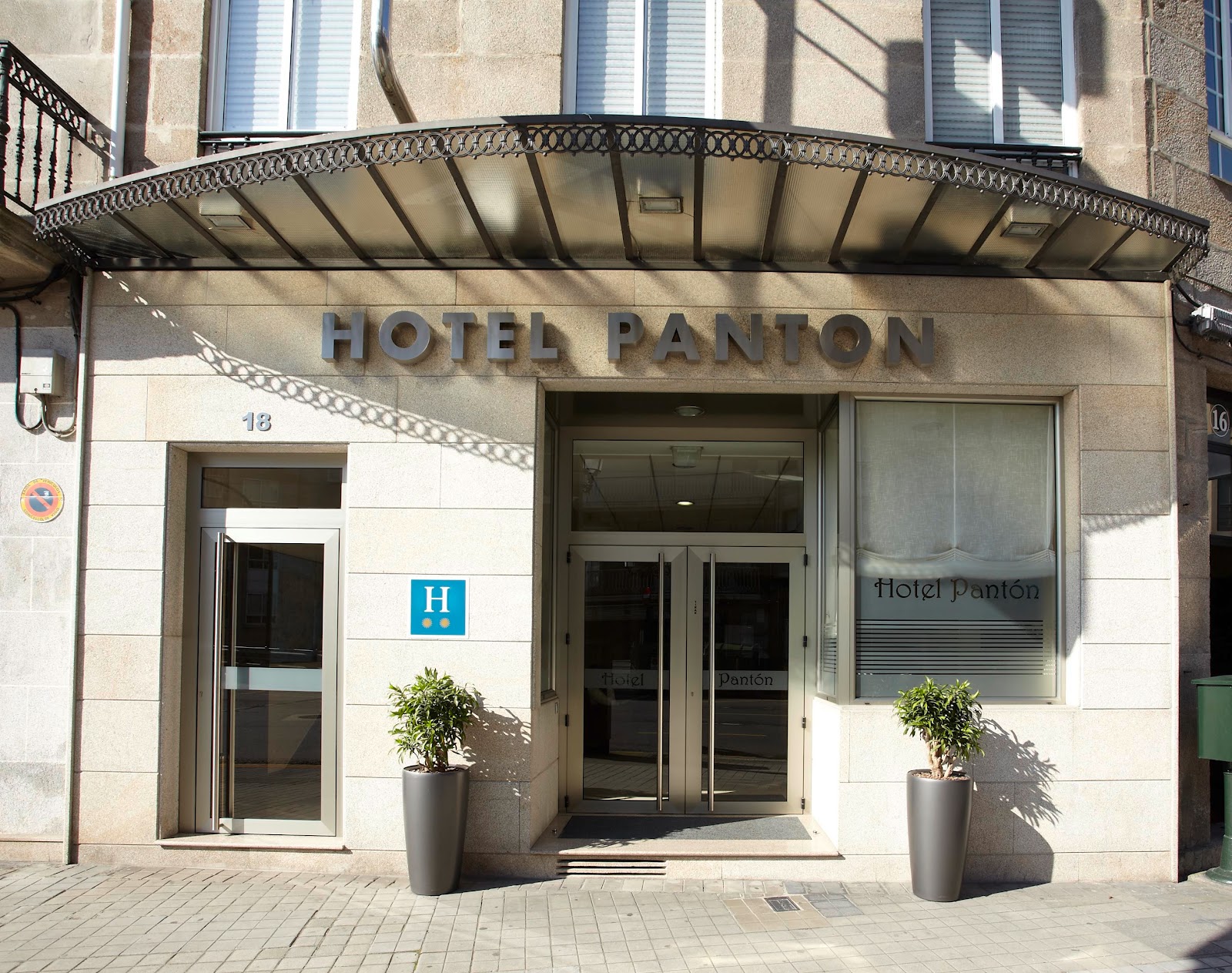 Hotel Panton, hotel accommodation in Vigo on the Camino Portuguese