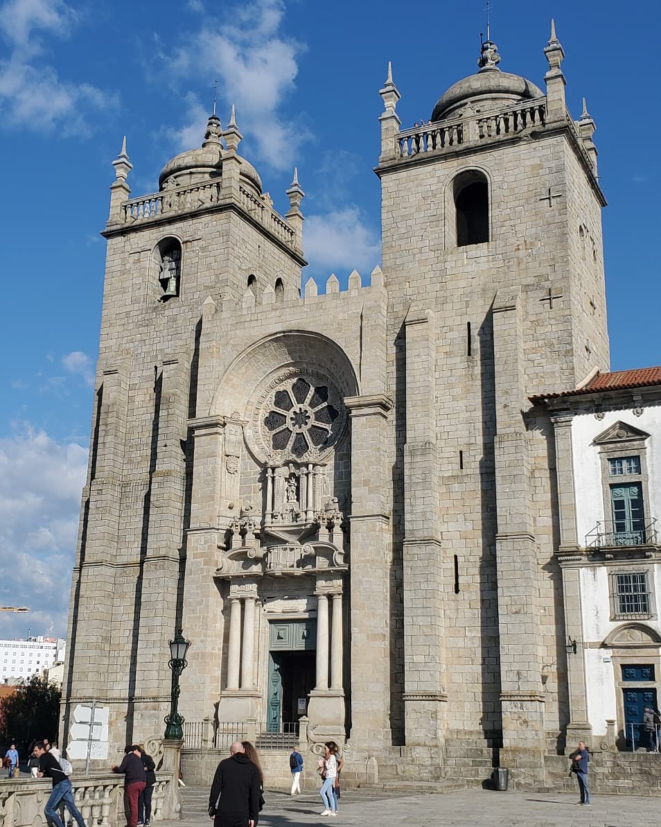 Porto Trindade Hotel, hotel accommodation in Porto on the Camino Portuguese