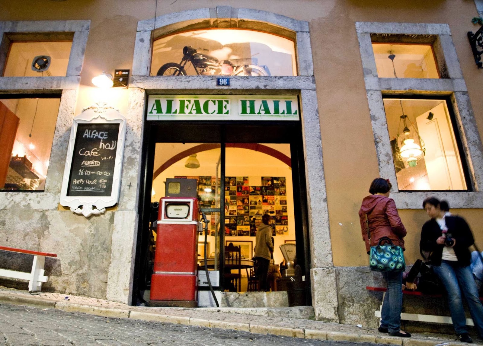 Alface Hall Hostel & Bar photo 5, albergue accommodation in Lisbon on the Camino Portuguese