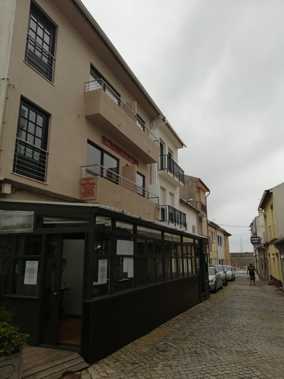 Abrigo do portinho, hotel accommodation in Vila Praia de Ancora on the Camino Portuguese