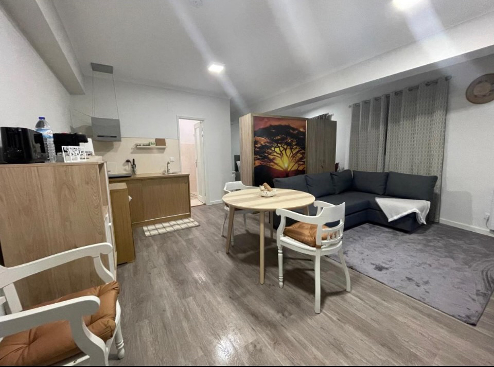 PRAÇA AL, apartment accommodation in Sao Joao da Madeira on the Camino Portuguese