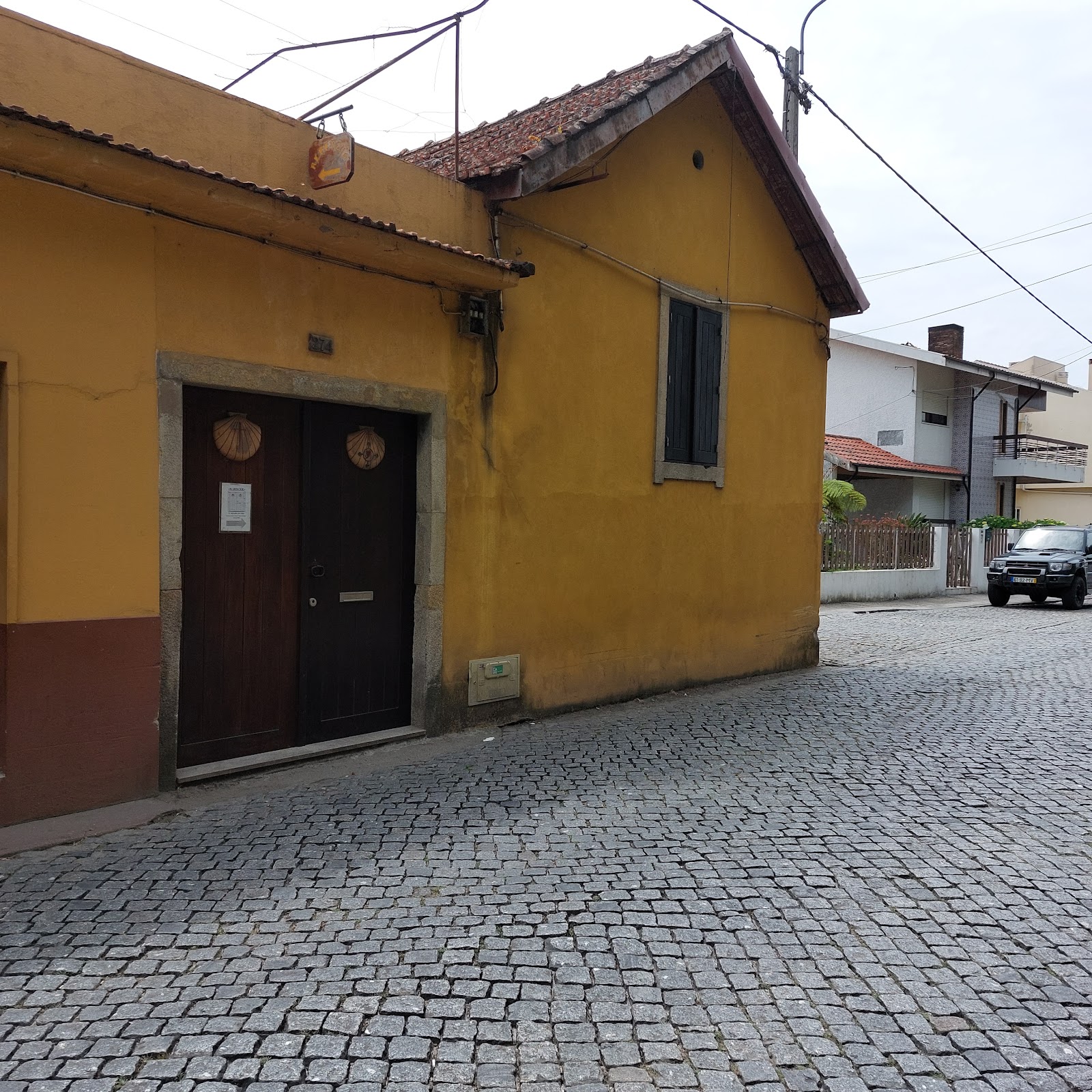 Albergue de Peregrinos Paroquial São Salvador de Grijó, albergue accommodation in Grijo on the Camino Portuguese