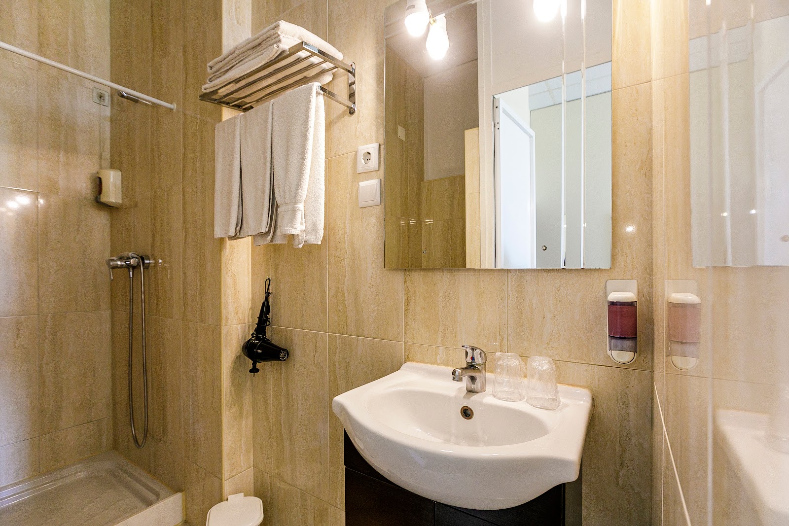 Hotel Estoril Porto photo 3, hotel accommodation in Porto on the Camino Portuguese