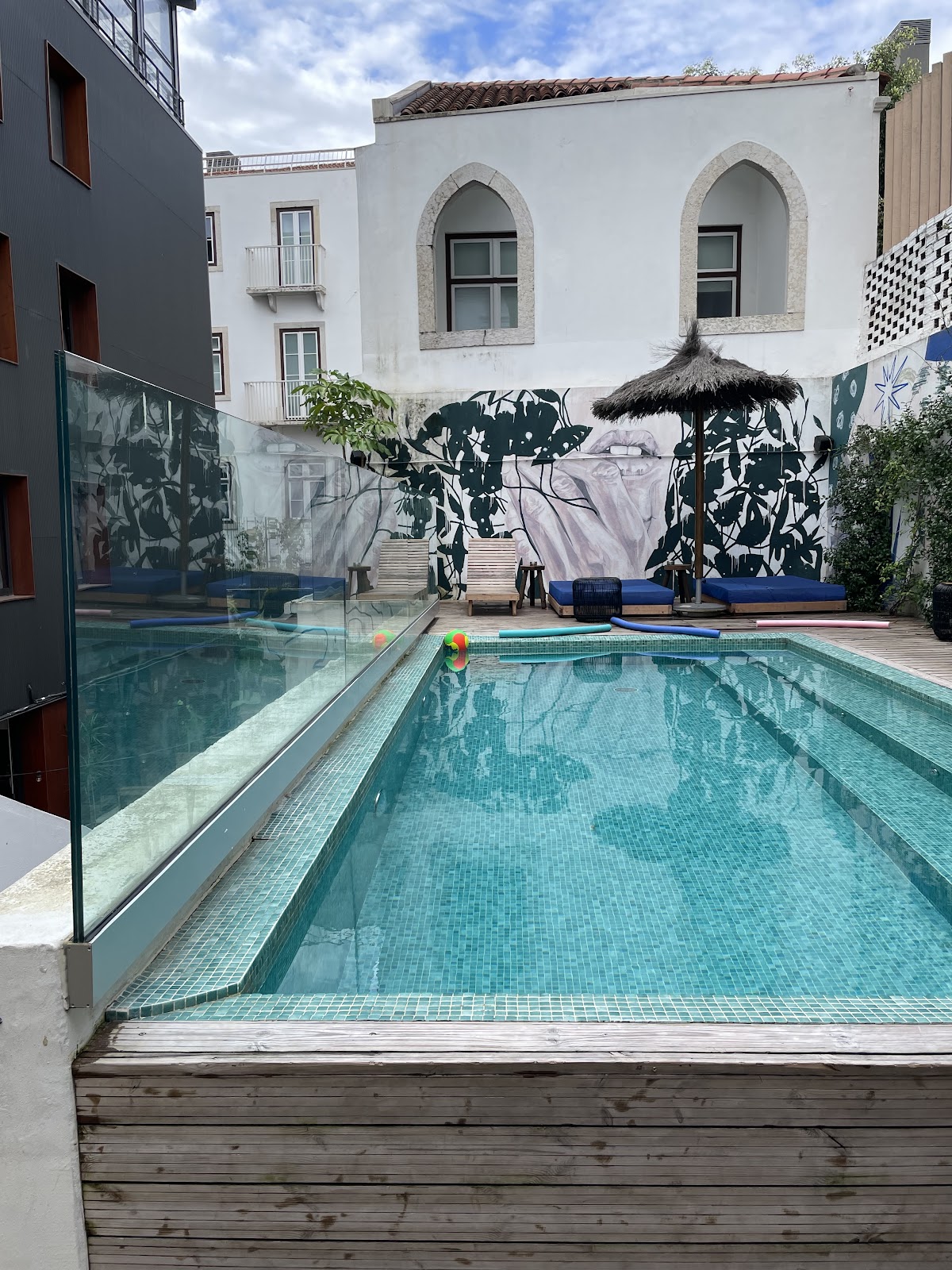 Selina Secret Garden & Cowork, hotel accommodation in Lisbon on the Camino Portuguese