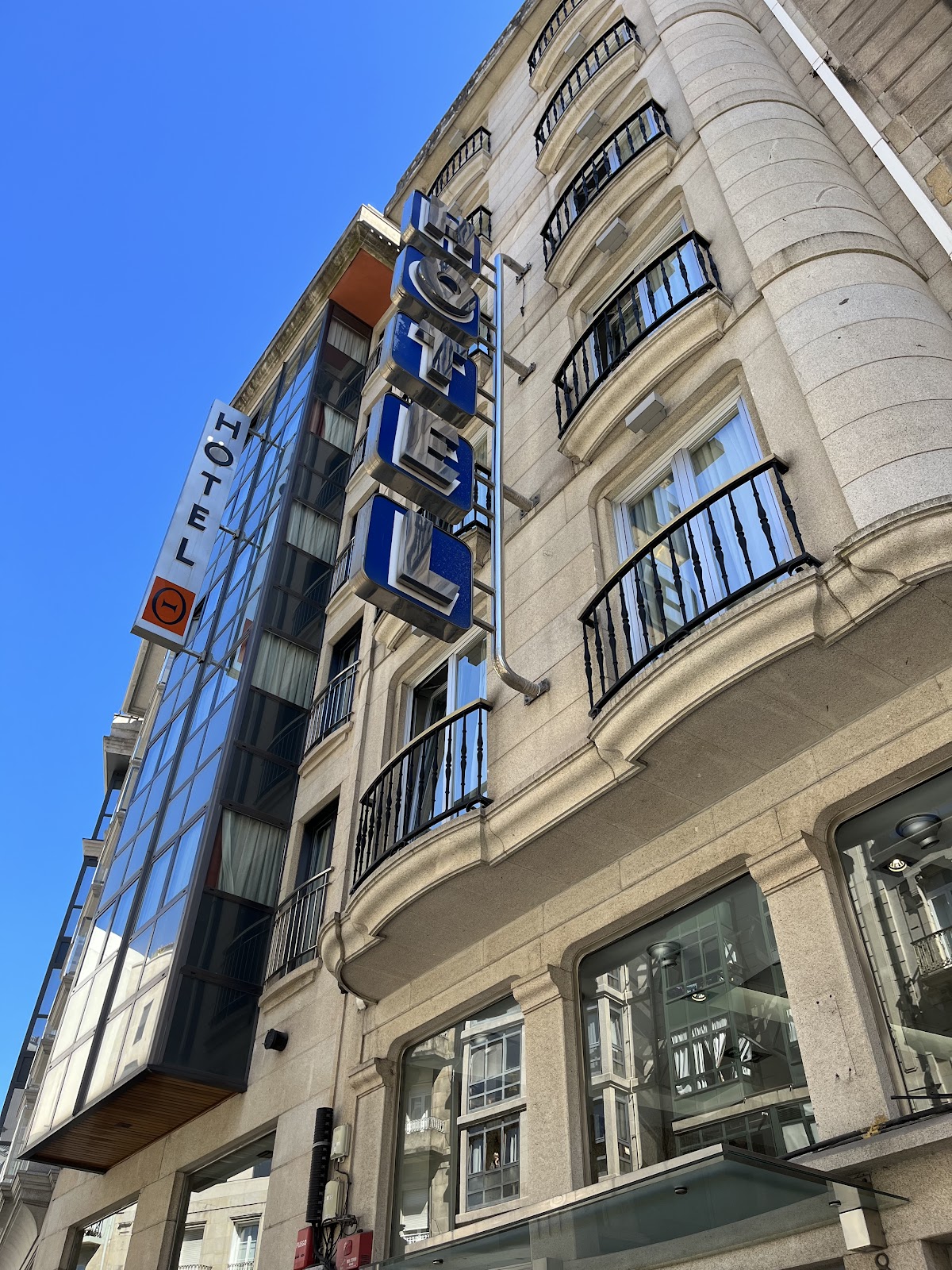 Hotel Arsus, hotel accommodation in Vigo on the Camino Portuguese