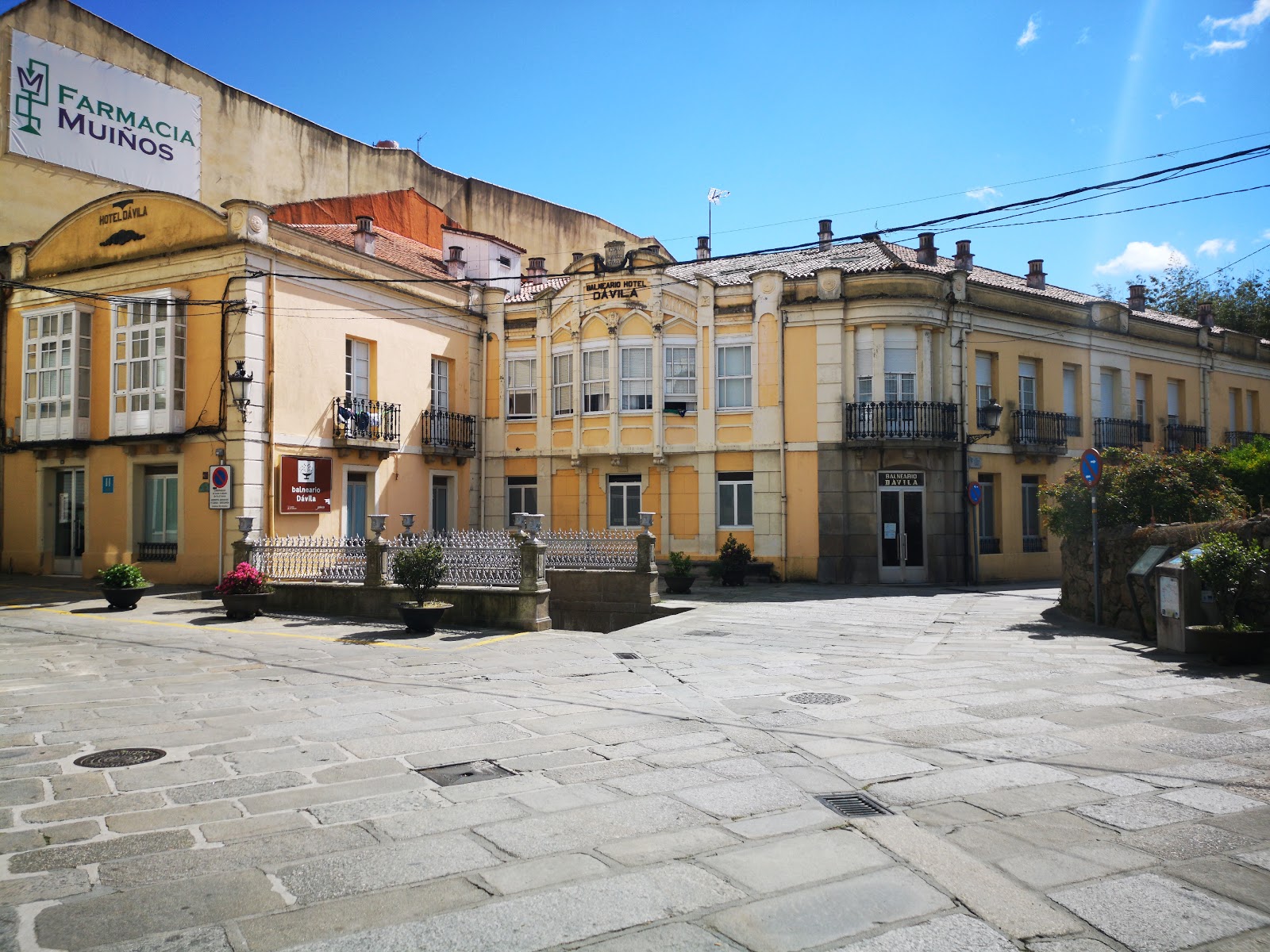 Hotel Balneario Davila, hotel accommodation in Caldas de Reis on the Camino Portuguese
