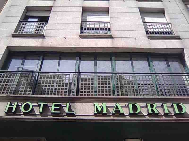Hotel Madrid, hotel accommodation in Pontevadra on the Camino Portuguese