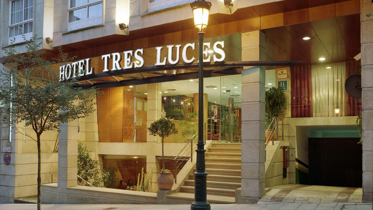 Sercotel Tres Luces, hotel accommodation in Vigo on the Camino Portuguese