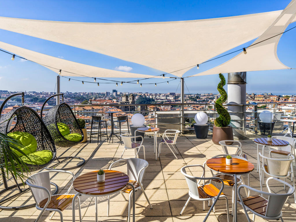 Mercure Porto Centro Santa Catarina, hotel accommodation in Porto on the Camino Portuguese