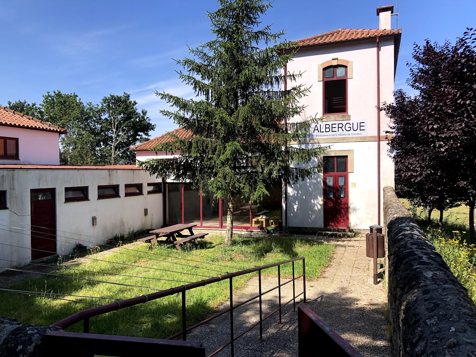 Albergue de Peregrinos de S. Pedro de Rubiães photo 7, albergue accommodation in Romarigaes on the Camino Portuguese