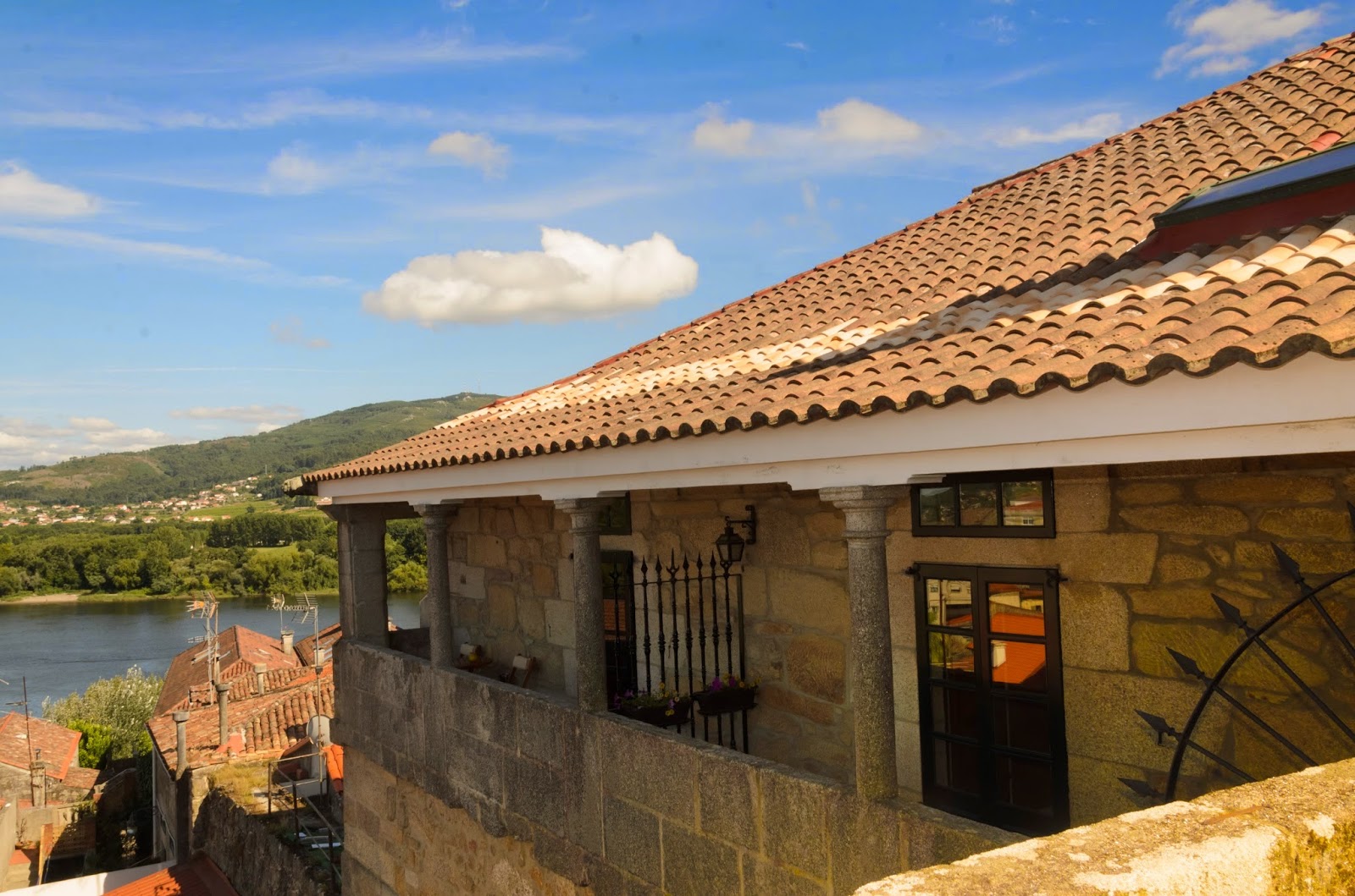 Hotel A Torre do Xudeu, hotel accommodation in Tui on the Camino Portuguese
