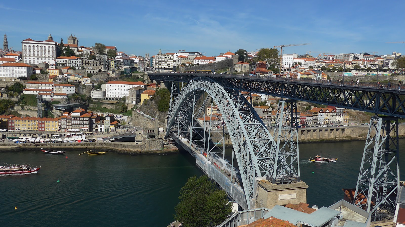 Fatima's House - Cedofeita, apartment accommodation in Porto on the Camino Portuguese
