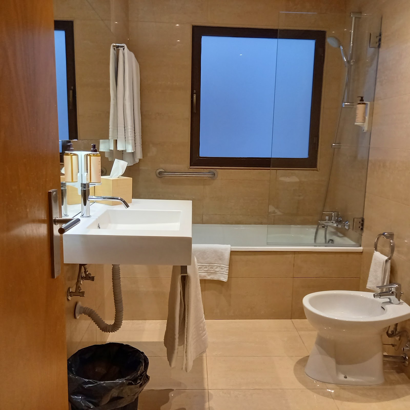 Mercure Porto Centro Santa Catarina photo 3, hotel accommodation in Porto on the Camino Portuguese
