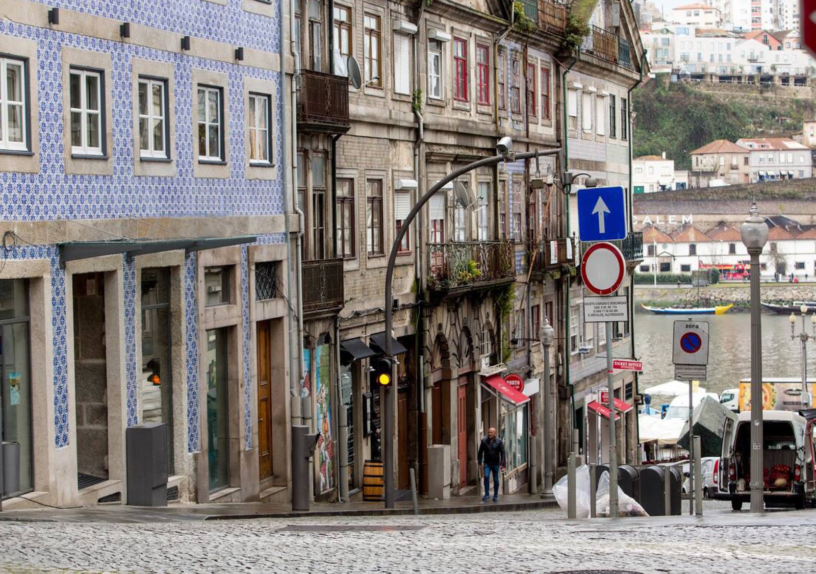 The Central House Porto Ribeira, albergue accommodation in Porto on the Camino Portuguese