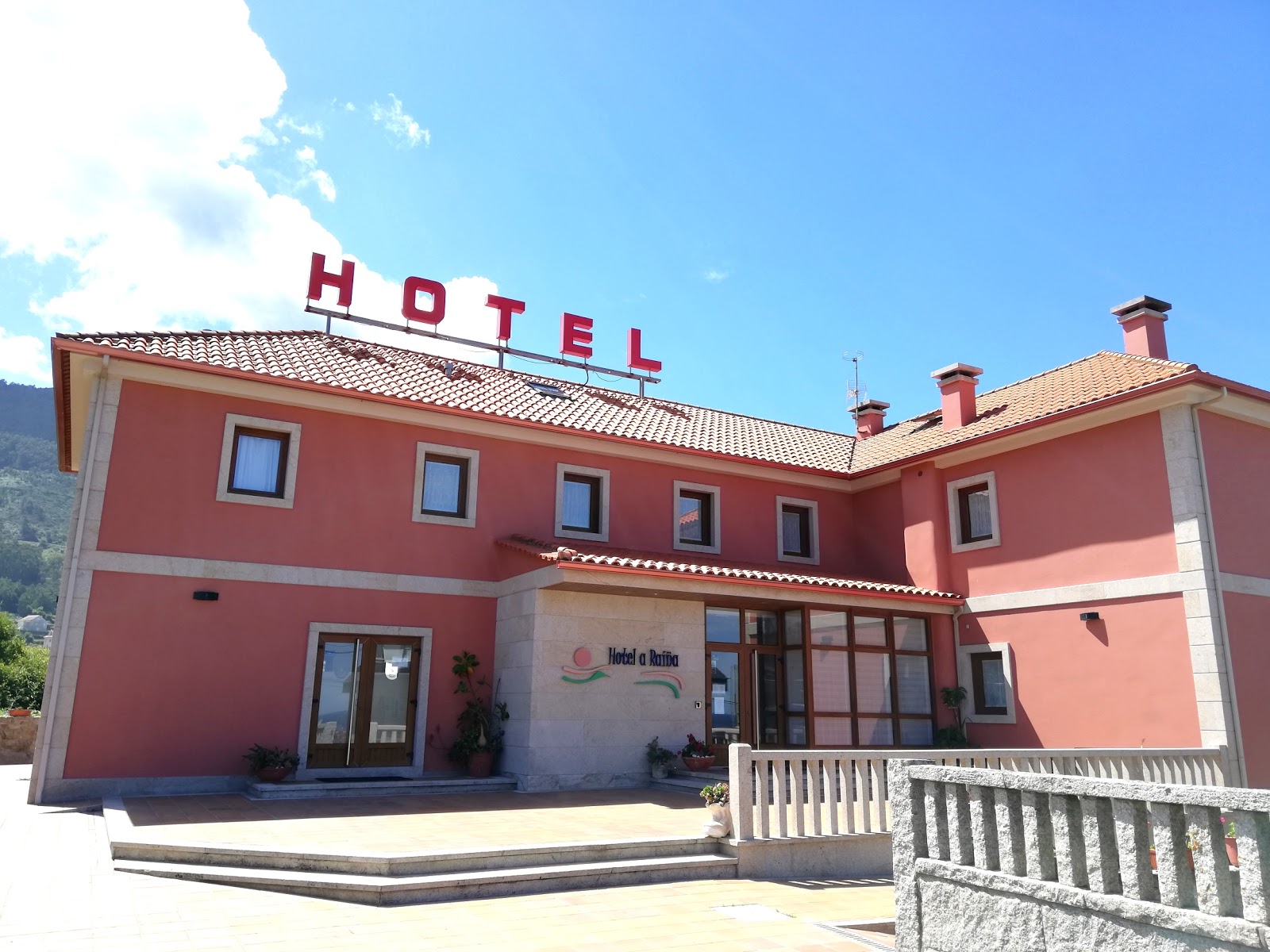 Hotel A Raiña, hotel accommodation in Oia on the Camino Portuguese