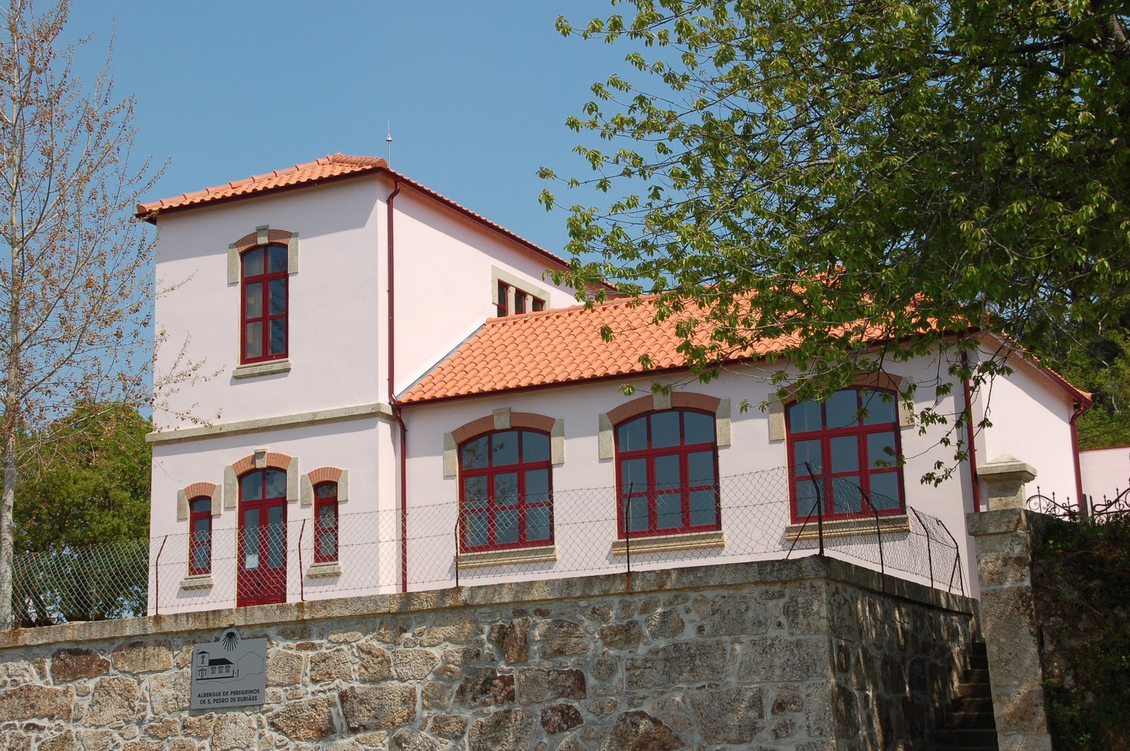 Albergue de Peregrinos de S. Pedro de Rubiães photo 5, albergue accommodation in Romarigaes on the Camino Portuguese